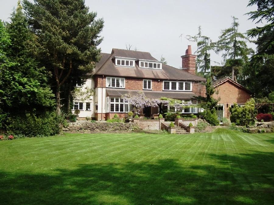 Villa Coach House Woking Exterior foto