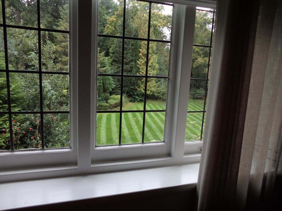Villa Coach House Woking Exterior foto